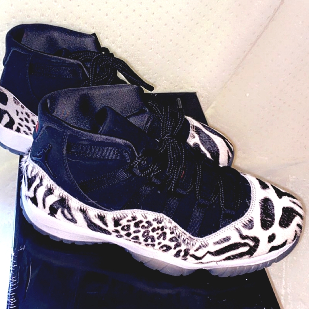 Air Jordan 11 Retro Animal/ Womens Size 12